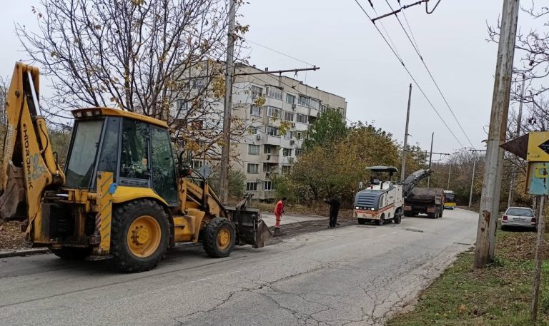 Текущите ремонти в жк „Дружба“ продължават и тази седмица