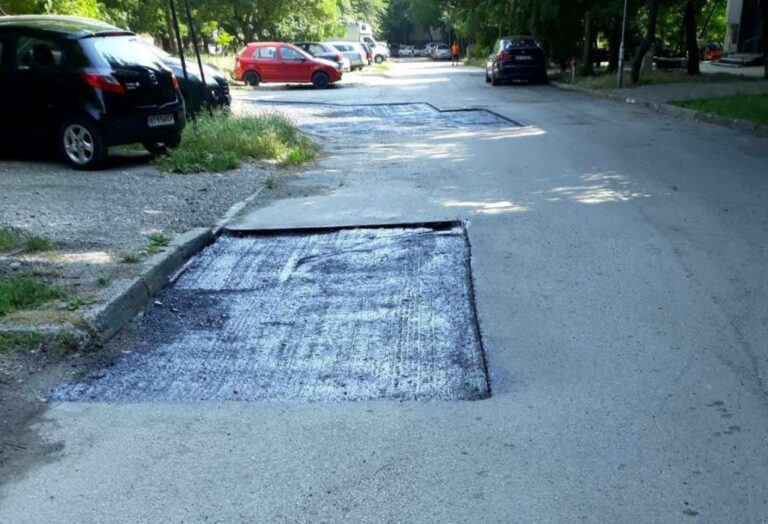 Продължават текущите ремонти на улици в Плевен, монтират нови пейки на пл. „Ст. Стамболов”