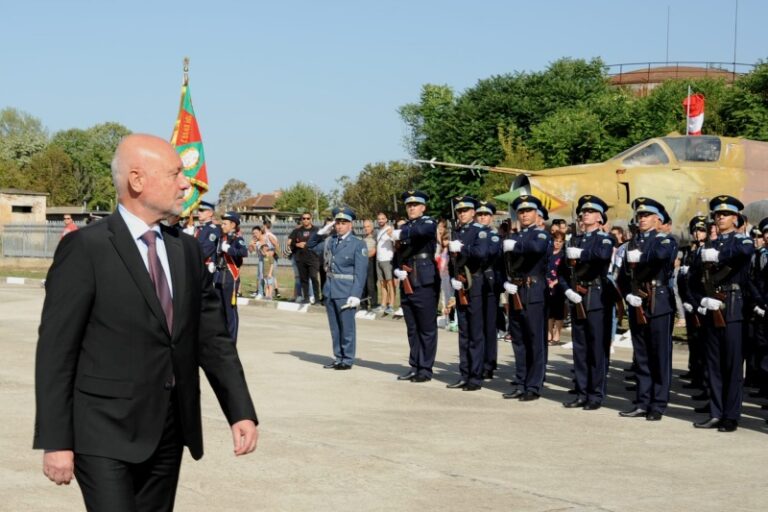 Във ВВВУ „Георги Бенковски“ – Долна Митрополия откриха първото лицензирано хеликоптерно летище за обучение