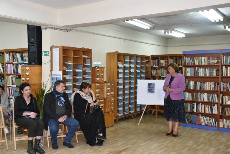 Дарението от книги на актьора Борис Луканов беше официално експонирано в Ловеч