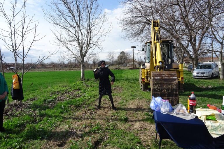 В село Обнова беше направена първа копка за подмяна на  водопровод  