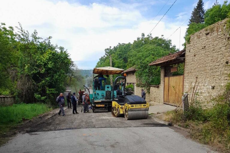 Започна текущият ремонт на уличната мрежа в населените места на община Павликени