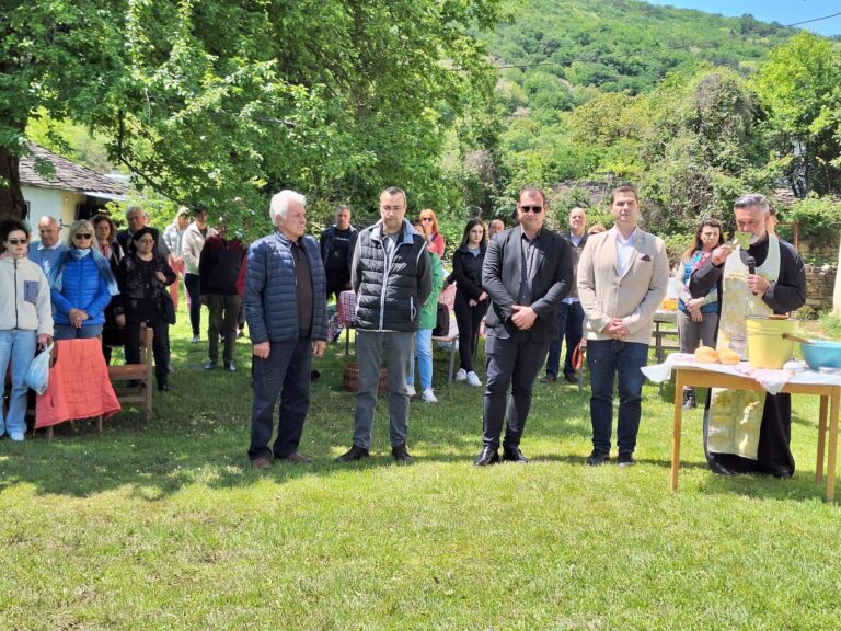 В Стефаново отпразнуваха Великден на обща трапеза