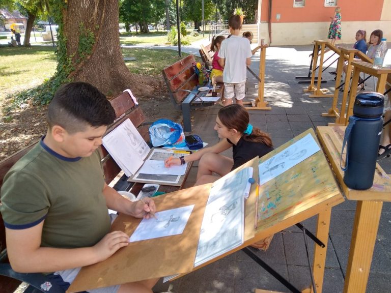 Деца развиват творческите си заложби на Летен пленер в Центъра за работа с деца в Плевен