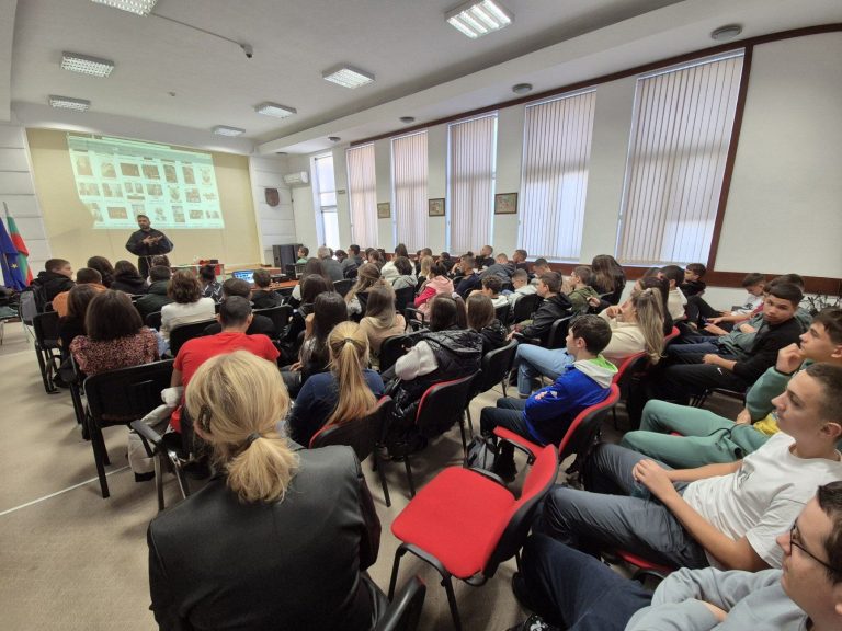 В Тетевен бе проведен урок по родолюбие с филмово-театралния спектакъл „ПОКЛОН, БУДИТЕЛИ НАРОДНИ!“