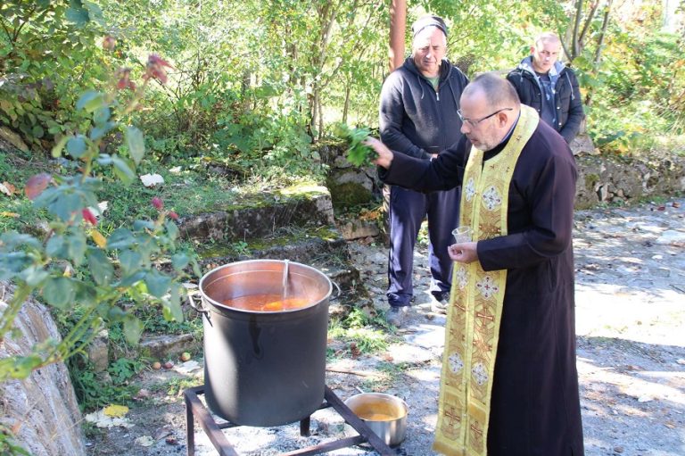 Село Бабинци отбеляза храмовия празник на параклис „Покров Богородичен“