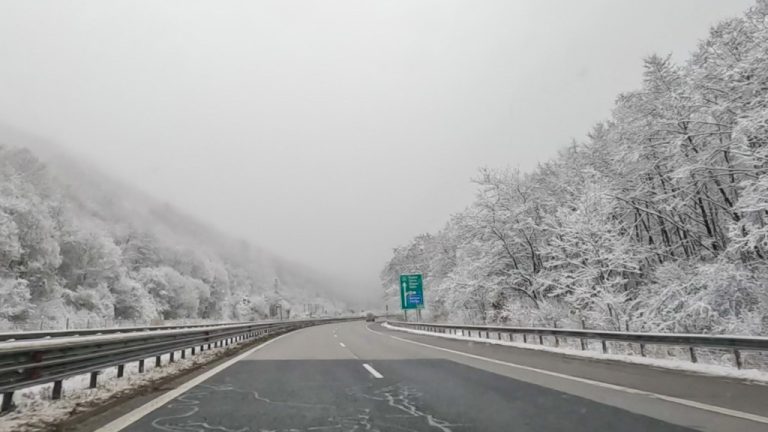 Жълт код за опасно време в Северозападна и Централна България. Сняг се очаква и на места в обл.Ловеч