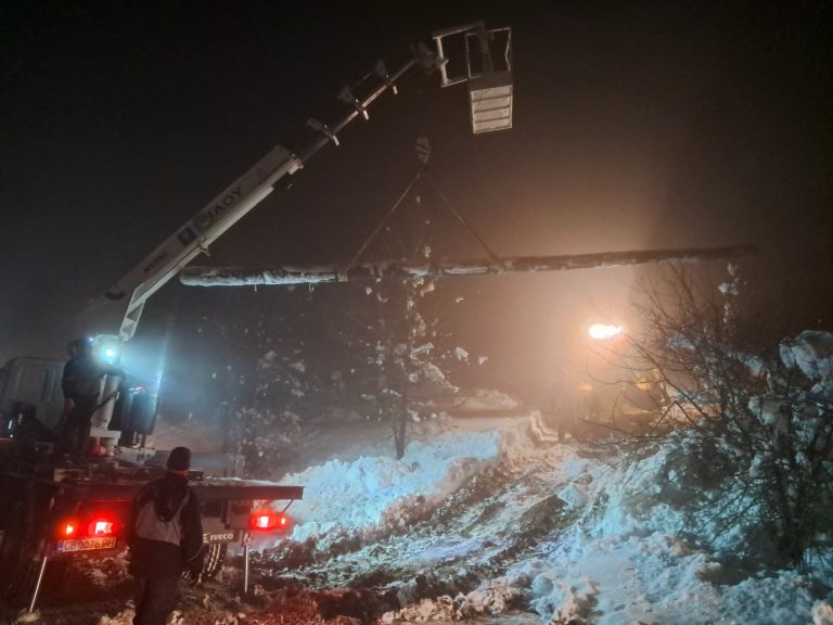 Възстановено е електрозахранването до всички населени места в Западна България(видео)