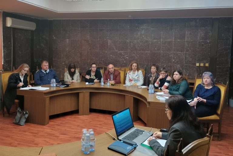 В Ловеч обсъдиха доклад за интеграция на ромите