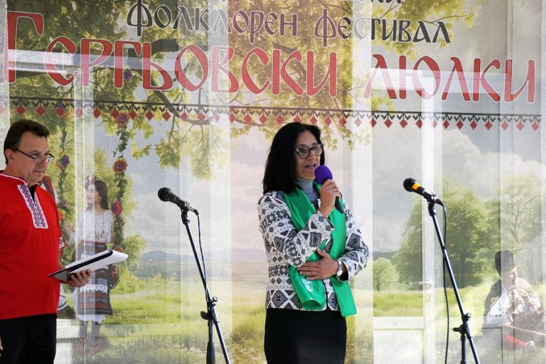  Пролетен  празник на фолклорното богатство в град Левски