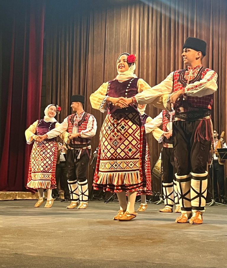 Северняшки ансамбъл „Иван Вълев“ – Плевен с образователни концерти в град Левски.