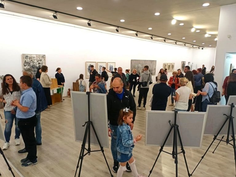 Наградиха отличените деца в конкурса за рисунка на Плевен