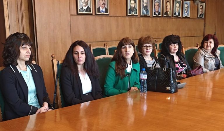 Отличиха работещи в системата на общинското здравеопазване в Плевен