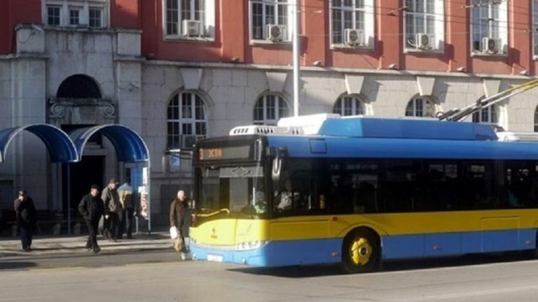 Допълнителни електробуси ще се движат на Черешова задушница в Плевен