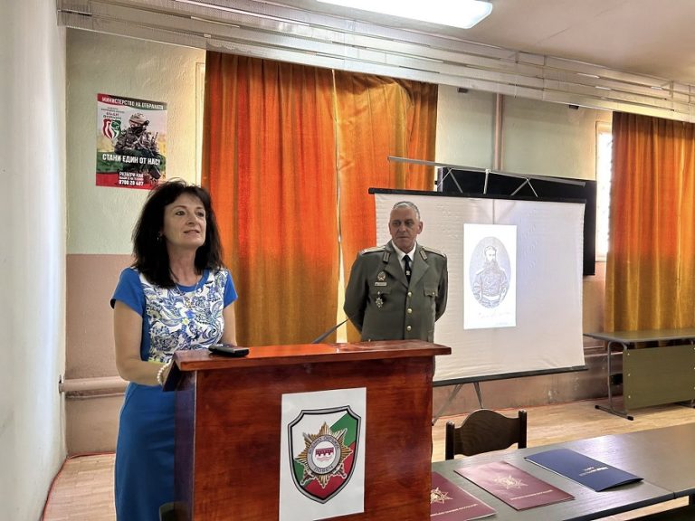 Заместник областният управител поздрави Военното окръжие в Ловеч по случай празника му