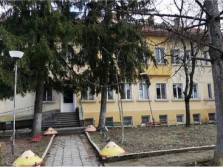 Настаниха кризисно двама мъже в Дома за стари хора в с. Бохот