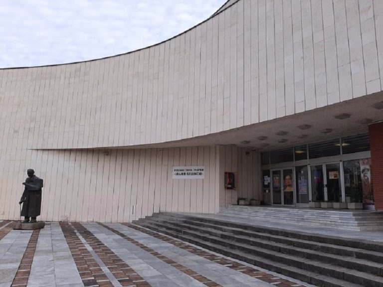 Млади плевенски художници представят творчеството си в инициатива за трета година