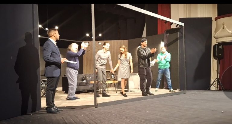 Днес театралният фест в Ловеч представя „Алиса в страната на чудесата“