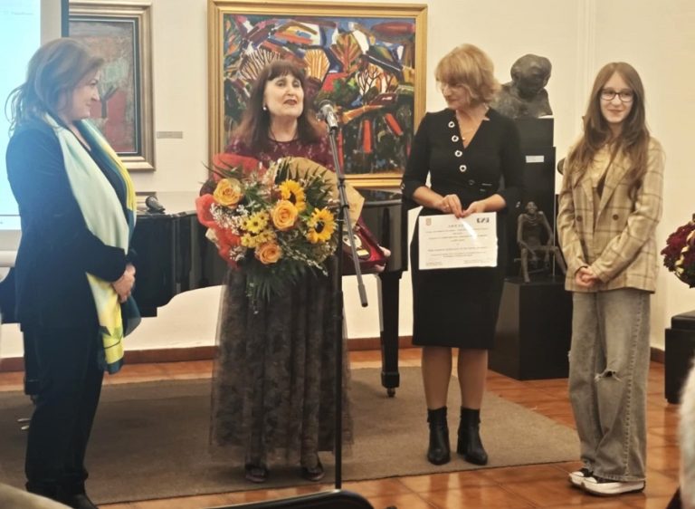Художникът Майя Ананиева е тазгодишният носител на Наградата по хуманитаристика за 2025 година в Плевен