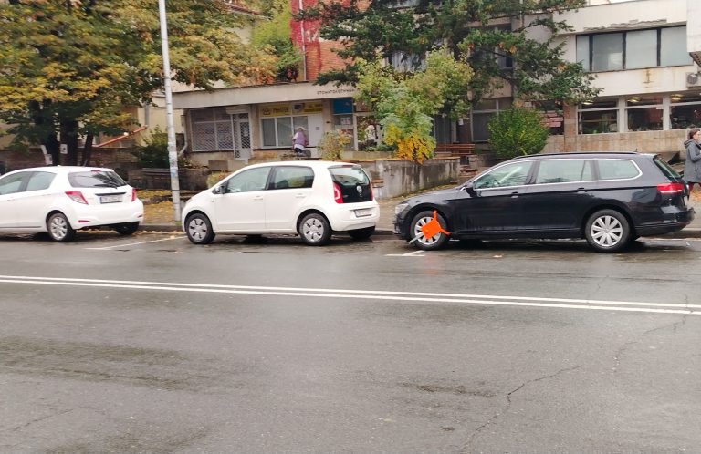 Започнаха глобите за неправилно паркиране в платените зони на Ловеч