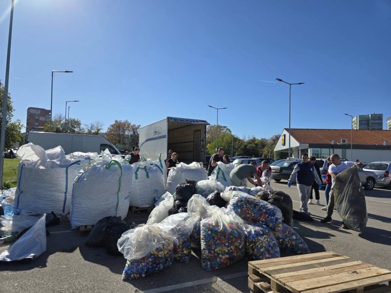 Два тона капачки събраха Ловеч и Троян в кампанията „Капачки за бъдеще“