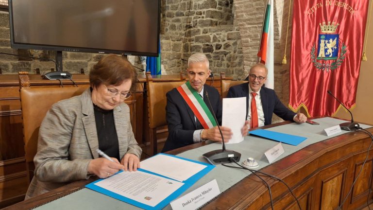 Троян и италианският град Дерута подписаха споразумение за сътрудничество в областта на керамиката