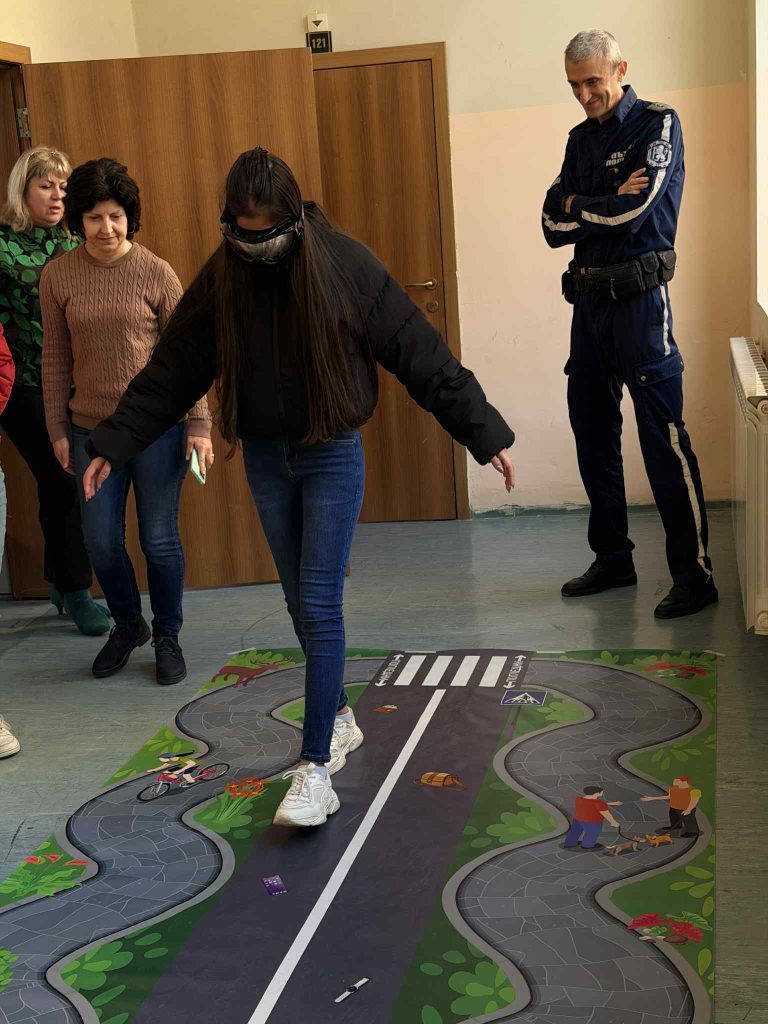 Ученици от Ловеч обсъдиха рисковете от алкохол и наркотици при шофиране