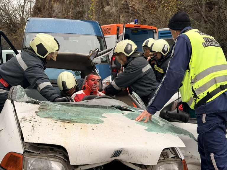 Съвместно учение за реакция на съставните части на Единната спасителна система при настъпило пътнотранспортно произшествие в Ловеч