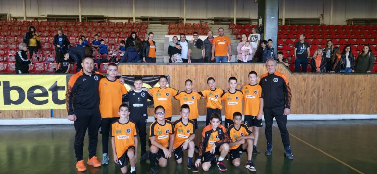 Успешен старт за децата на Осъм Ловеч в първите турнири за сезона