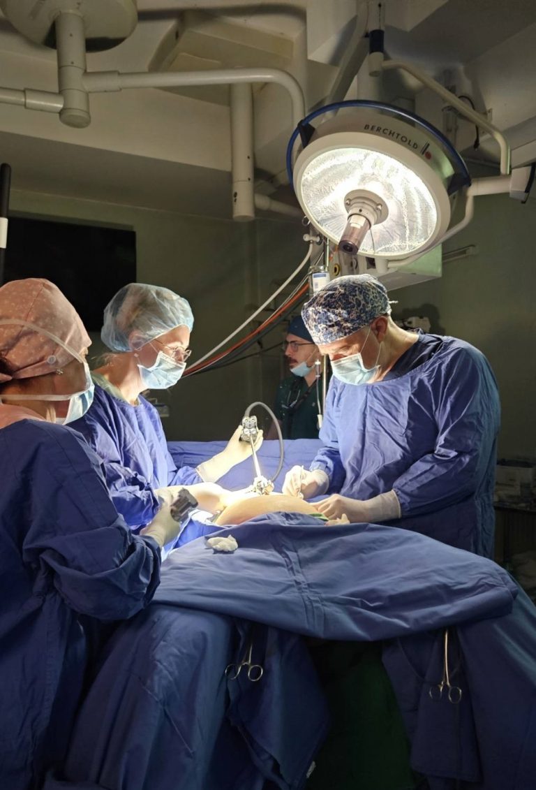 УМБАЛ „Д-р Г. Странски“ възобнови дейността по роботизирана гинекологична хирургия