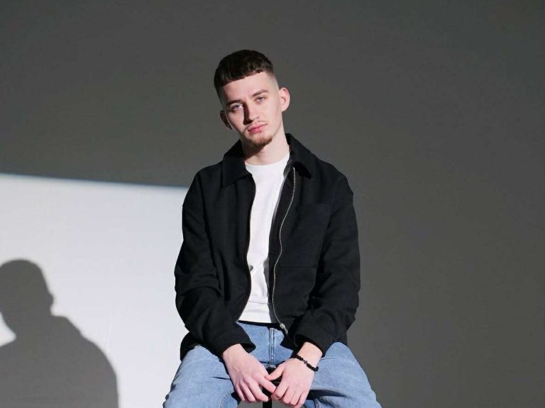 Иво-Константин представя „Капан“ в родния си Ловеч. Днес гостува в радио и ТВ „Зетра“