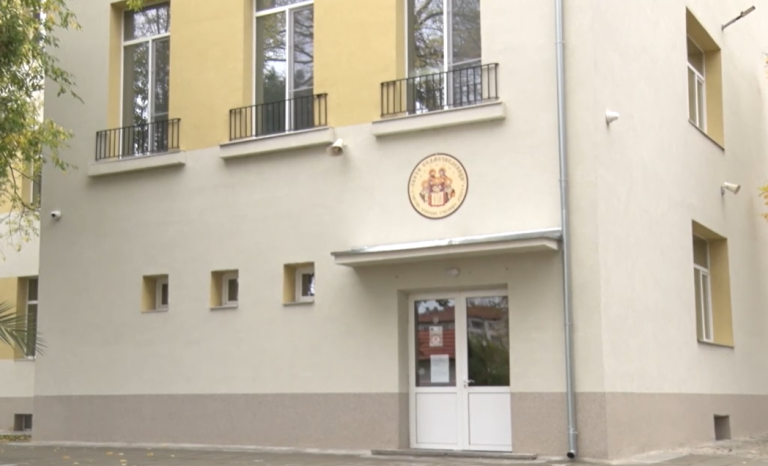 Учениците в ЧОУ „Св. Седмочисленици” в Ловеч не използват телефони (видео)