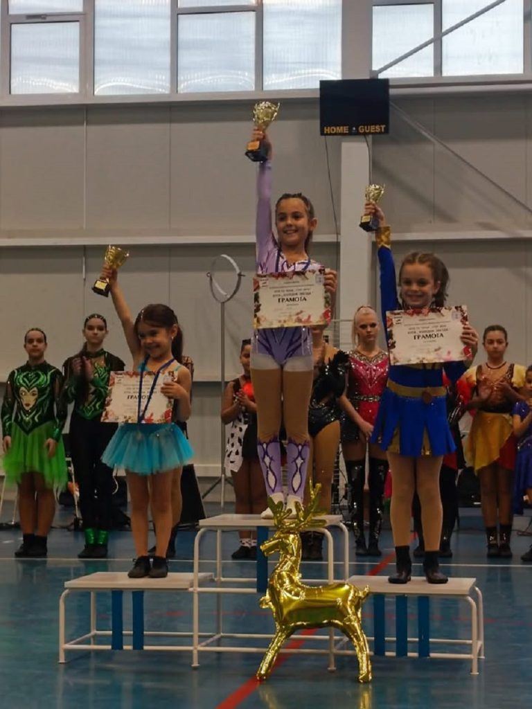 Четири медала за „Роксмайл“ – Ловеч от финалното състезание по акробатичен рокендрол във Варна