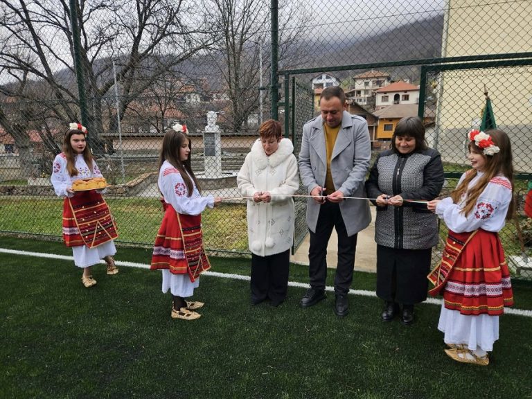 Реновирана спортна площадка в с. Глогово