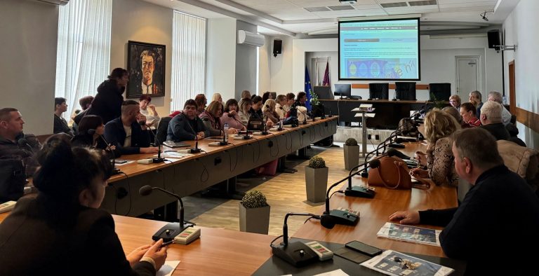 Обучение за разпознаване на евро банкнотите в Ловеч