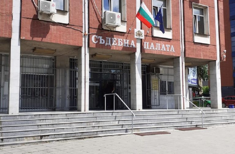 Пo искане на Районна прокуратура-Плевен трима чужденци са задържани за трафик на мигранти