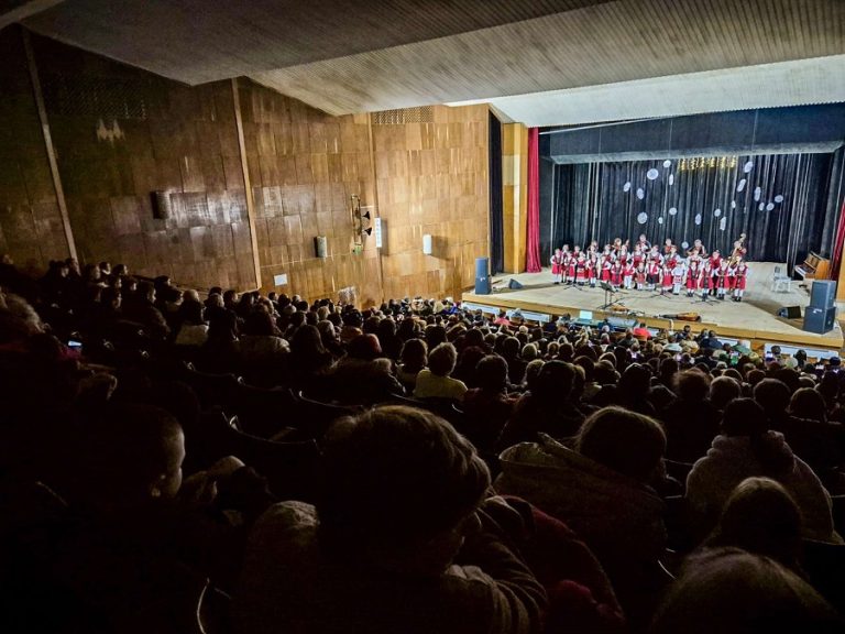 Коледен концерт на съставите и школите по изкуства при НЧ „Съгласие 1869“ зарадва жителите и гостите на Тетевен