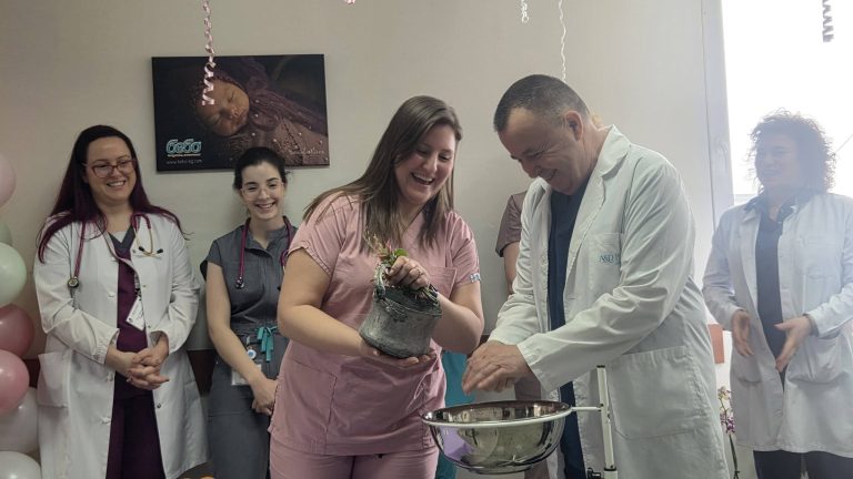 Денят на родилната помощ бе отбелязан с традиционен ритуал в УМБАЛ „Д-р Георги Странски“ – Плевен