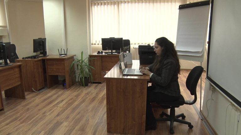 Дигитален клуб заработи в плевенската библиотека