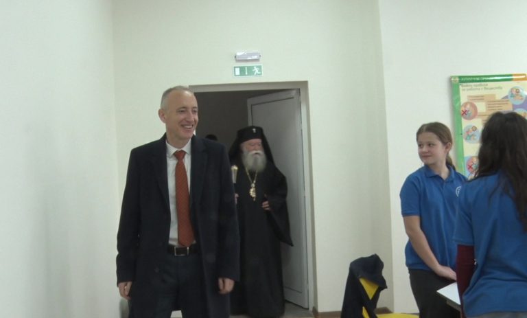 Министърът на образованието в оставка Красимир Вълчев посети училища в Ловеч