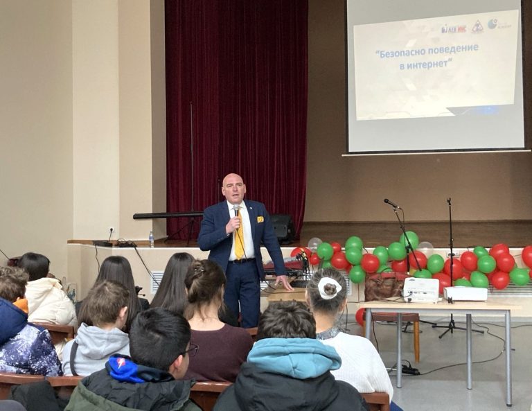 Явор Колев проведе обучение по киберсигурност в училища в Ловеч