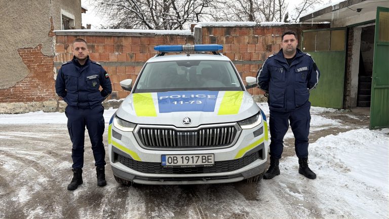 Директорът на ОД МВР-Ловеч награди  двама служители на РУ Луковит, спасили жена от пожар