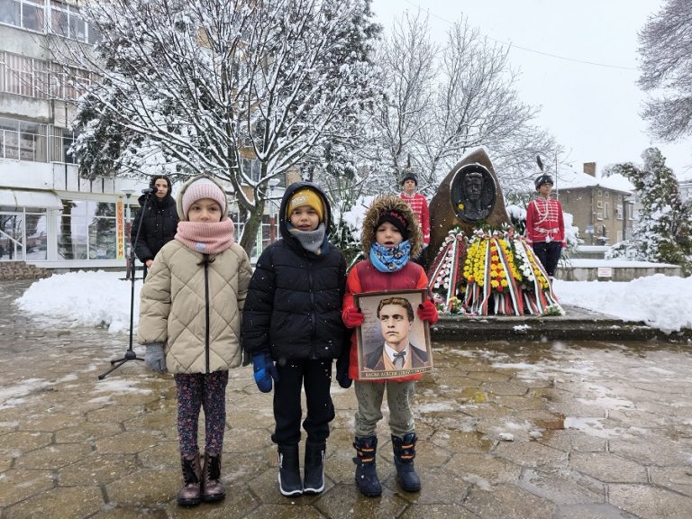 Павликени се поклони пред паметта на Васил Левски