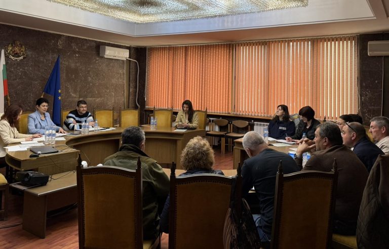 Областната епизоотична комисия в Ловеч набеляза мерки срещу шап, шарка и птичи грип