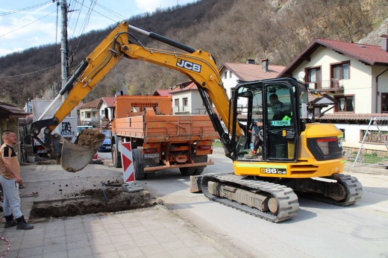 Кметът на Тетевен направи инспекция на ремонтните дейности  на водоснабдителната мрежа