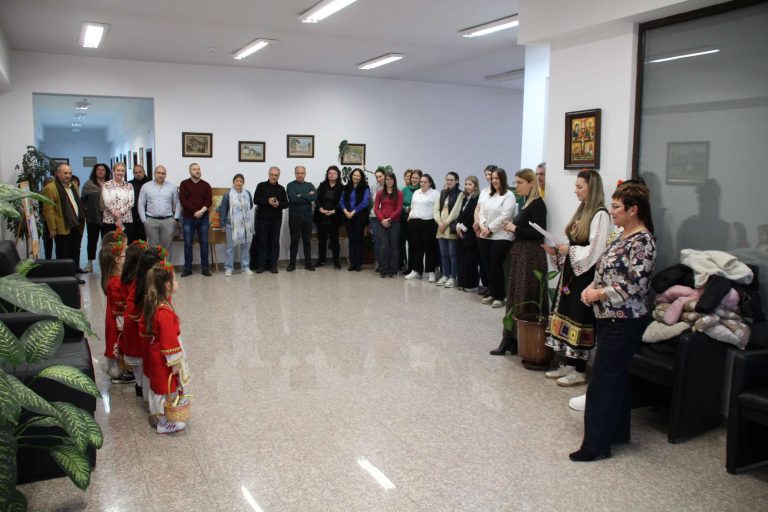 Лазарки посетиха Община Тетевен