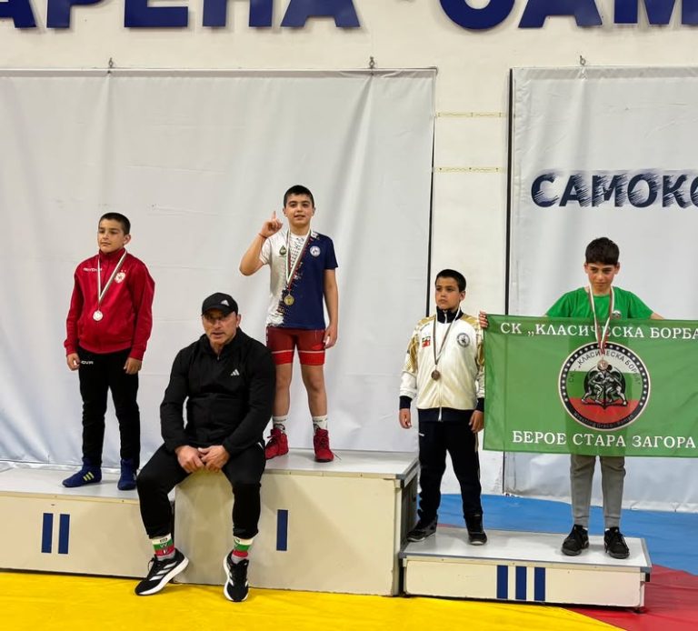 11-годишен състезател от Ловеч стана двукратен републикански шампион по борба