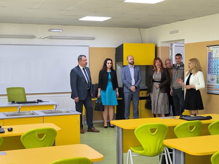 Официално беше открита обновената сграда на ОУ „Св. Климент Охридски“ в Павликени