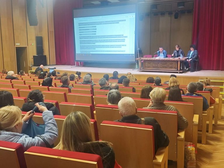 Продължават обученията на членовете на секционните комисии в община Плевен за предстоящите избори