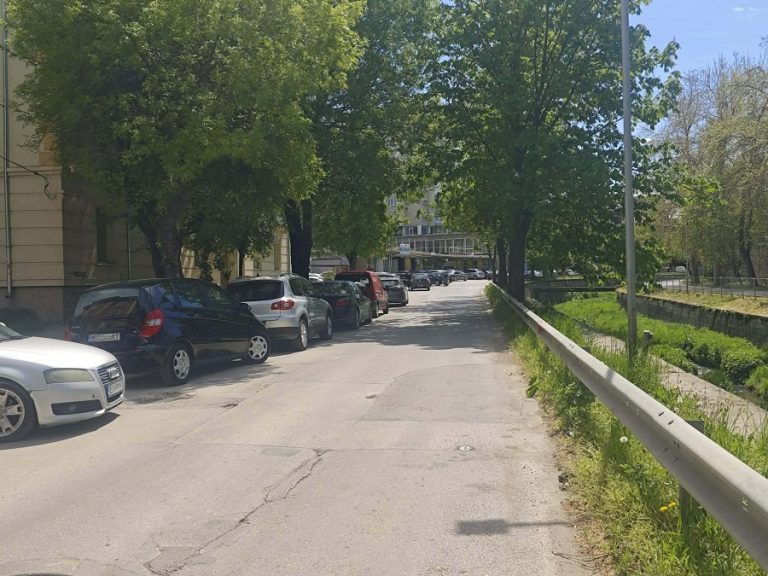 Ограничава се движението по улиците „Вардар“ и „Петко Каравелов“ заради текущи ремонти